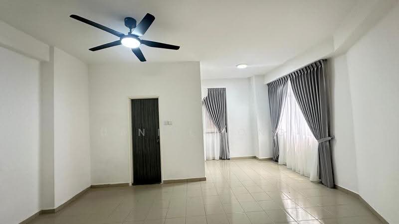 Condominium for Rent at Aloha Tower Condominium - Daniel Yong - Living Room - PropertyGuru.com.my