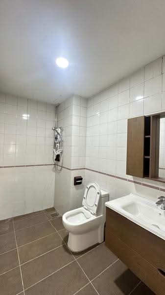 Condominium for Rent at Aloha Tower Condominium - Daniel Yong - Bathroom - PropertyGuru.com.my
