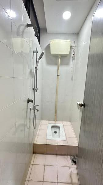 Condominium for Rent at Aloha Tower Condominium - Daniel Yong - Bathroom - PropertyGuru.com.my