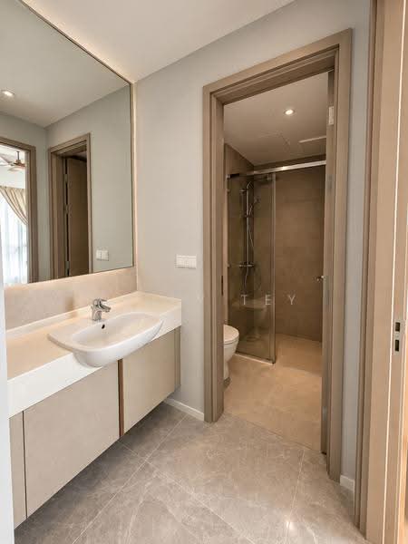 Kediaman Servis untuk Dijual di Skyline Embassy - Cindy Tey - Bathroom - PropertyGuru.com.my