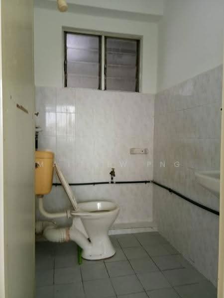 Apartment for Sale at Nibong Indah - Matthew Png - Bathroom - PropertyGuru.com.my