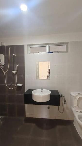 Apartment for Sale at Idaman Residence - Ee Fong Toh - Bathroom - PropertyGuru.com.my