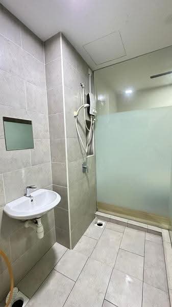 Kediaman Servis untuk Dijual di Cube 8 Teens - Daniel Yong - Bathroom - PropertyGuru.com.my