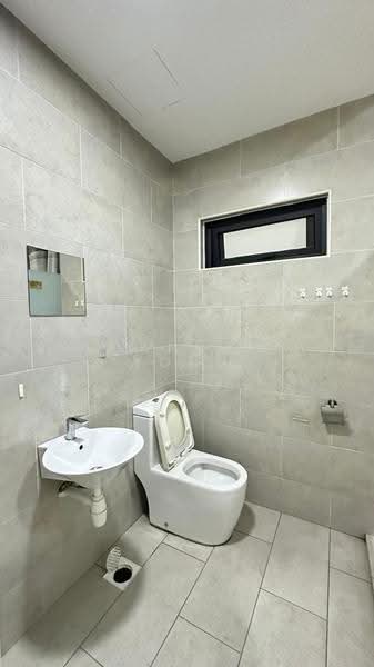 Kediaman Servis untuk Dijual di Cube 8 Teens - Daniel Yong - Bathroom - PropertyGuru.com.my