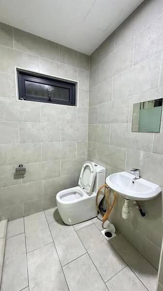 Kediaman Servis untuk Dijual di Cube 8 Teens - Daniel Yong - Bathroom - PropertyGuru.com.my