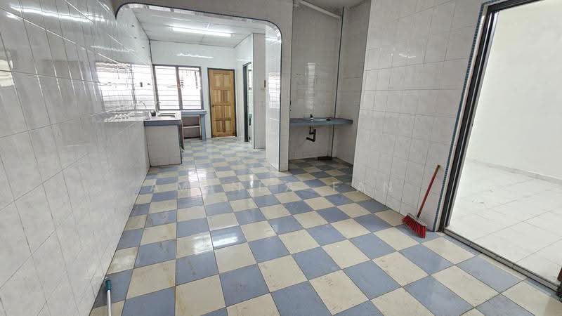 Rumah Teres 2-Tingkat untuk Dijual di Desa Aman (Lahat) - Amanda Fan - Kitchen - PropertyGuru.com.my