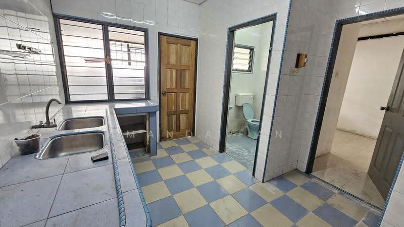 Rumah Teres 2-Tingkat untuk Dijual di Desa Aman (Lahat) - Amanda Fan - Kitchen - PropertyGuru.com.my