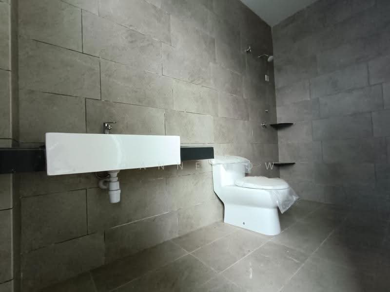 2-storey Terraced House for Sale in Kampung Ayer Molek (Ayer Molek) - Joanne How - Bathroom - PropertyGuru.com.my