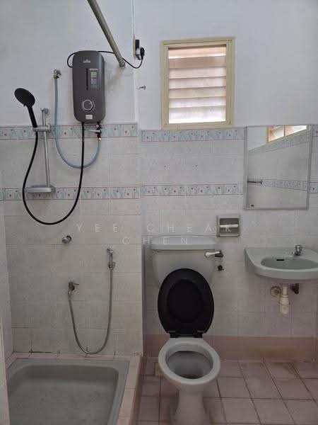 2-storey Terraced House for Rent in Usj 20 (Subang Jaya) - Yee Cheak Chen - Bathroom - PropertyGuru.com.my