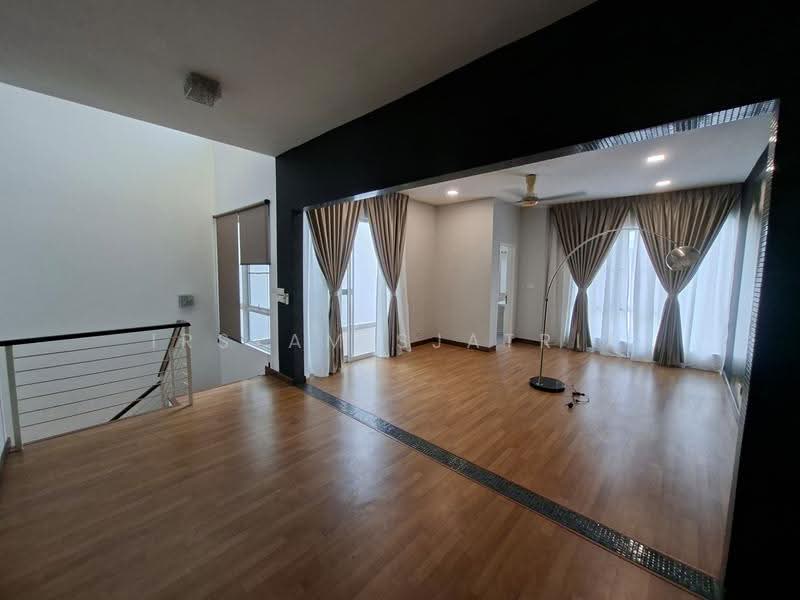 3-storey Terraced House for Rent in Cyberjaya (Selangor) - Irsyam Sjatria - Living Room - PropertyGuru.com.my