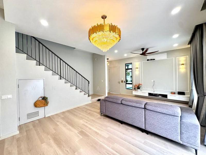 Rumah Teres 2-Tingkat untuk Dijual di Eco Grandeur (Puncak Alam) - Wan Azlan Ahmad - PropertyGuru.com.my
