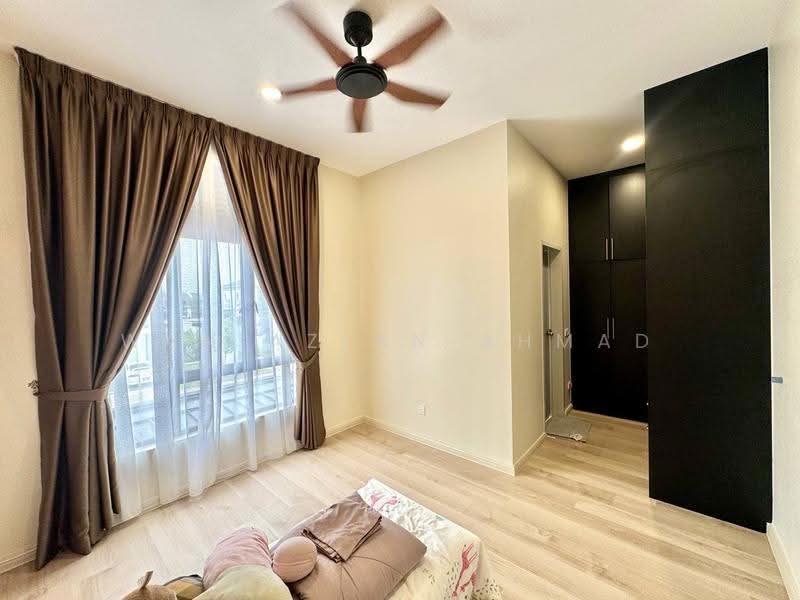 Rumah Teres 2-Tingkat untuk Dijual di Eco Grandeur (Puncak Alam) - Wan Azlan Ahmad - PropertyGuru.com.my
