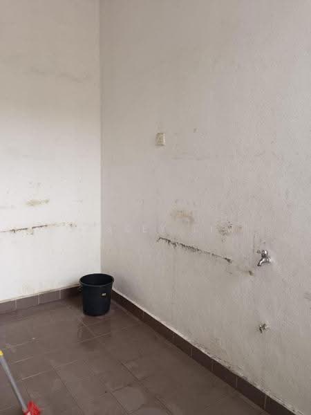 Apartment for Rent at Pangsapuri Akasia (Bandar Botanic) - Cassey Lim - PropertyGuru.com.my