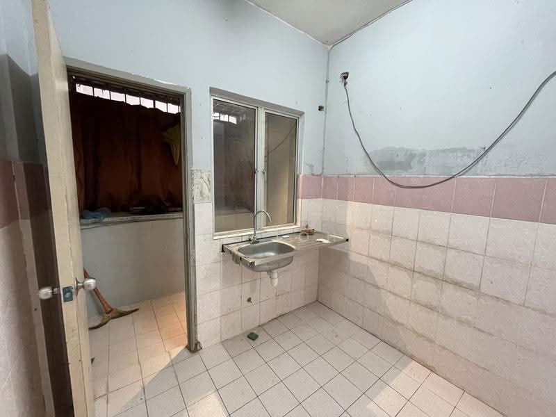 Apartment for Sale at Pangsapuri Laksamana - MY Loh - Kitchen - PropertyGuru.com.my
