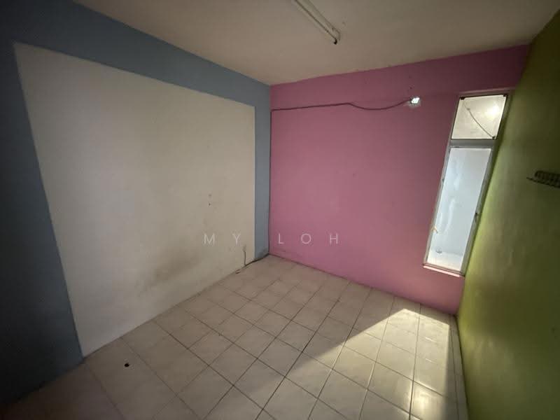 Apartment for Sale at Pangsapuri Laksamana - MY Loh - PropertyGuru.com.my