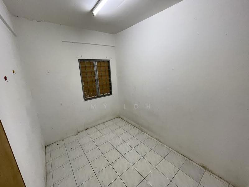 Apartment for Sale at Pangsapuri Laksamana - MY Loh - Interior - PropertyGuru.com.my