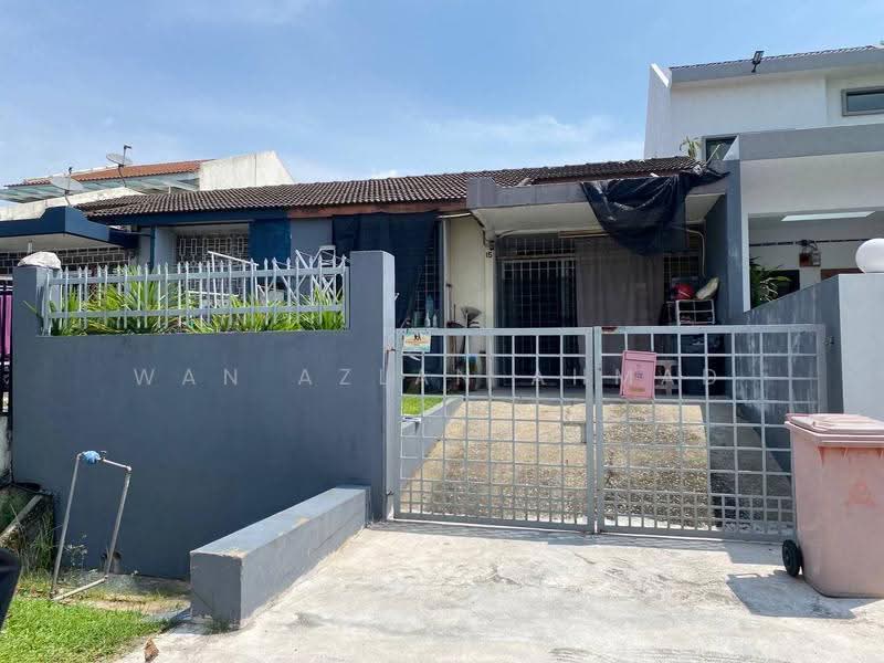 1-storey Terraced House for Sale in Kelana Jaya (Petaling Jaya) - Wan Azlan Ahmad - Exterior - PropertyGuru.com.my