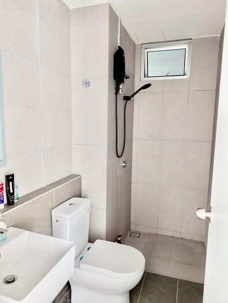 Kondominium untuk Disewa di Lakefront Residence - Allyson Wong - Bathroom - PropertyGuru.com.my