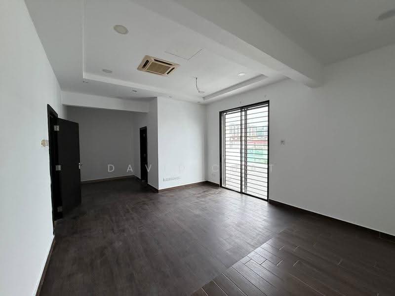 Rumah Berkembar untuk Dijual di Bandar Mahkota Cheras (Cheras) - David Chat - Living Room - PropertyGuru.com.my