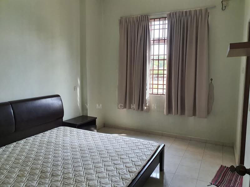 Apartment for Sale at Kings Height - YM Chin - Bedroom - PropertyGuru.com.my