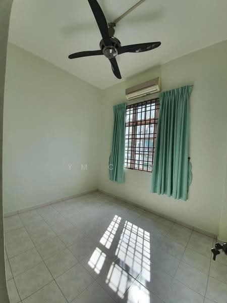 Apartment for Sale at Kings Height - YM Chin - Bedroom - PropertyGuru.com.my