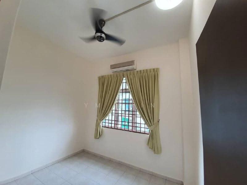 Apartment for Sale at Kings Height - YM Chin - Bedroom - PropertyGuru.com.my