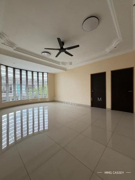 Rumah Teres 2-Tingkat untuk Dijual di Klang (Selangor) - Cassey Lim - Living Room - PropertyGuru.com.my