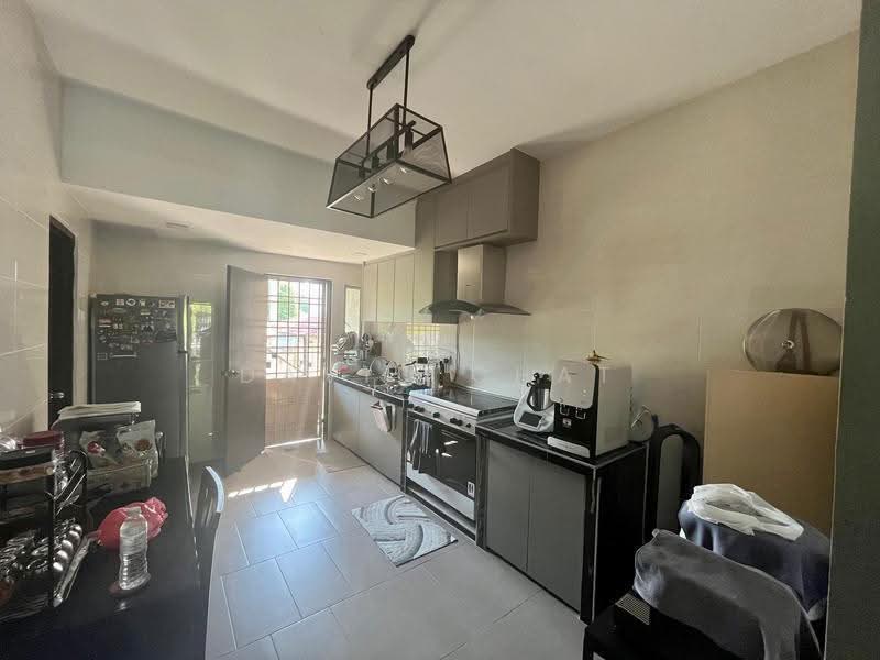 Rumah Teres 2-Tingkat untuk Dijual di Bandar Mahkota Cheras (Cheras) - David Chat - Kitchen - PropertyGuru.com.my