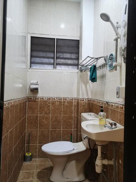 2-storey Terraced House for Sale in Kampung Sri Gombak Indah (Batu Caves) - Sherry Chang - Bathroom - PropertyGuru.com.my