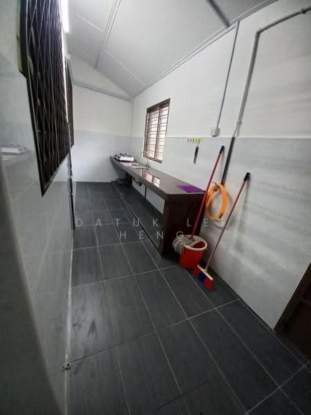 Rumah Teres 1-Tingkat untuk Disewa di Taman Gunung View (Ipoh) - Datuk Lee Heng - Kitchen - PropertyGuru.com.my