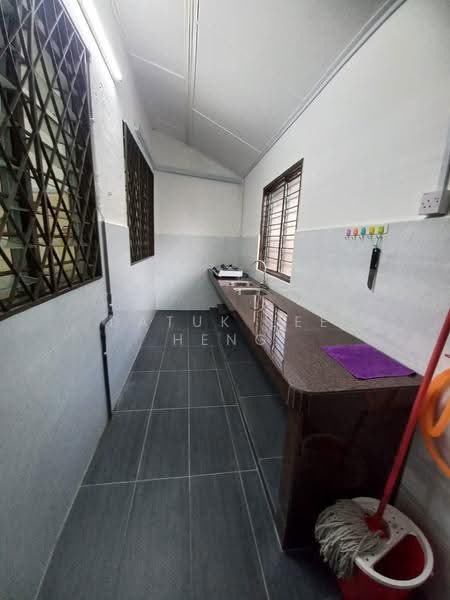 Rumah Teres 1-Tingkat untuk Disewa di Taman Gunung View (Ipoh) - Datuk Lee Heng - Kitchen - PropertyGuru.com.my
