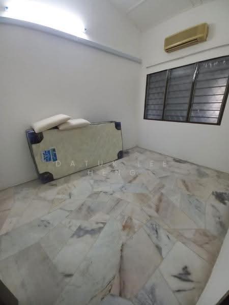 Rumah Teres 1-Tingkat untuk Disewa di Taman Gunung View (Ipoh) - Datuk Lee Heng - Bedroom - PropertyGuru.com.my