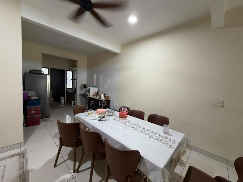 2-storey Terraced House for Sale in Taman Glenmarie (Johor Bahru) - Ee Fong Toh - Dining Room - PropertyGuru.com.my