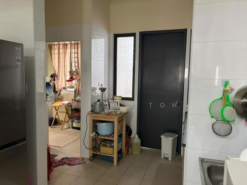 2-storey Terraced House for Sale in Taman Glenmarie (Johor Bahru) - Ee Fong Toh - Kitchen - PropertyGuru.com.my
