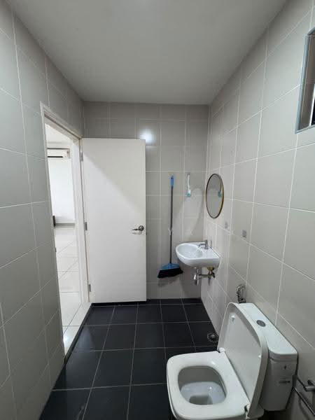 Service Residence for Rent at Meridin Suites @ The Meridin - Chun Yang - Bathroom - PropertyGuru.com.my