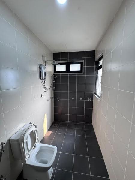 Service Residence for Rent at Meridin Suites @ The Meridin - Chun Yang - Bathroom - PropertyGuru.com.my
