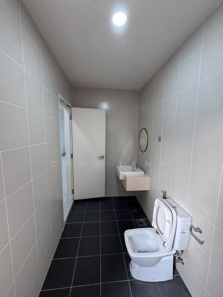 Service Residence for Rent at Meridin Suites @ The Meridin - Chun Yang - Bathroom - PropertyGuru.com.my