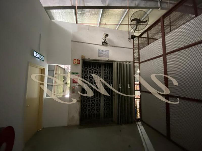 Factory for Rent in Kampung Teluk Panglima Garang (Telok Panglima Garang) - Andy Tee - Corridor - PropertyGuru.com.my