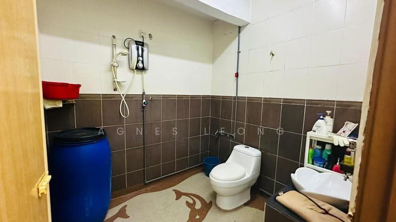 2-storey Terraced House for Sale in Rawang Perdana (Rawang) - Agnes Leong - Bathroom - PropertyGuru.com.my