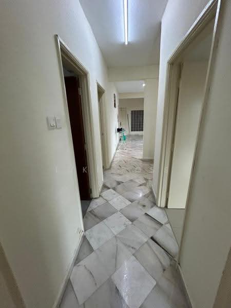 Condominium for Rent at Sang Suria - Luke Ross - Corridor - PropertyGuru.com.my