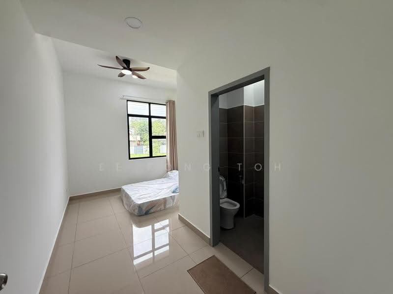 2-storey Terraced House for Sale in Taman Ponderosa (Johor Bahru) - Ee Fong Toh - Bedroom - PropertyGuru.com.my
