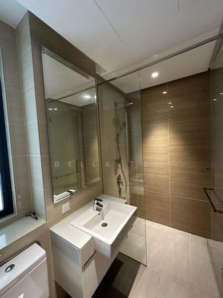 Kediaman Servis untuk Dijual di The Astaka @ 1 Bukit Senyum - Bella Tan - Bathroom - PropertyGuru.com.my