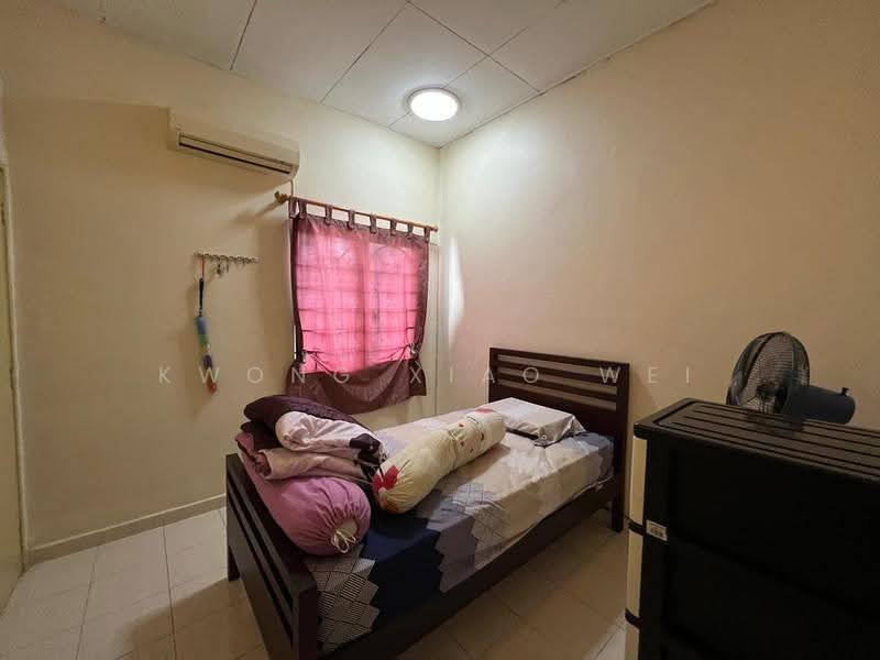 2-storey Terraced House for Sale in Taman Garing Utama (Rawang) - Kwong Xiao Wei - Bedroom - PropertyGuru.com.my