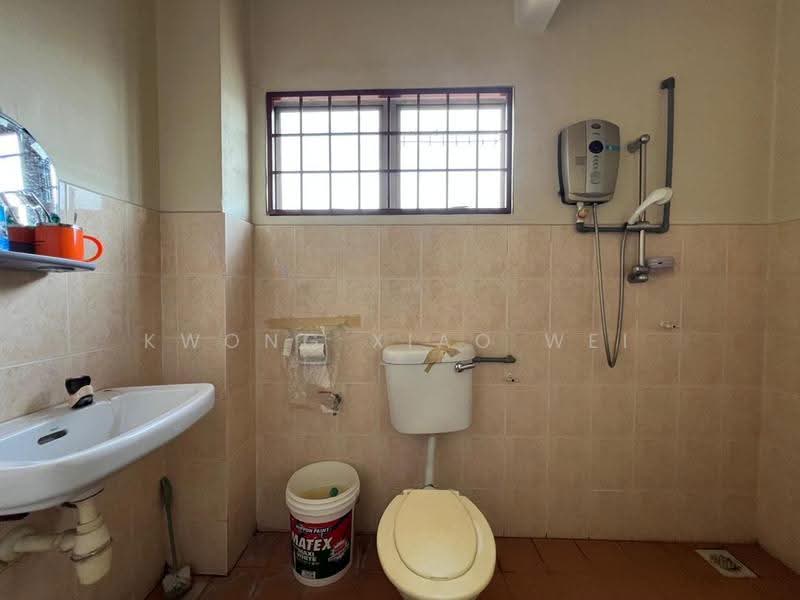 2-storey Terraced House for Sale in Taman Garing Utama (Rawang) - Kwong Xiao Wei - Bathroom - PropertyGuru.com.my