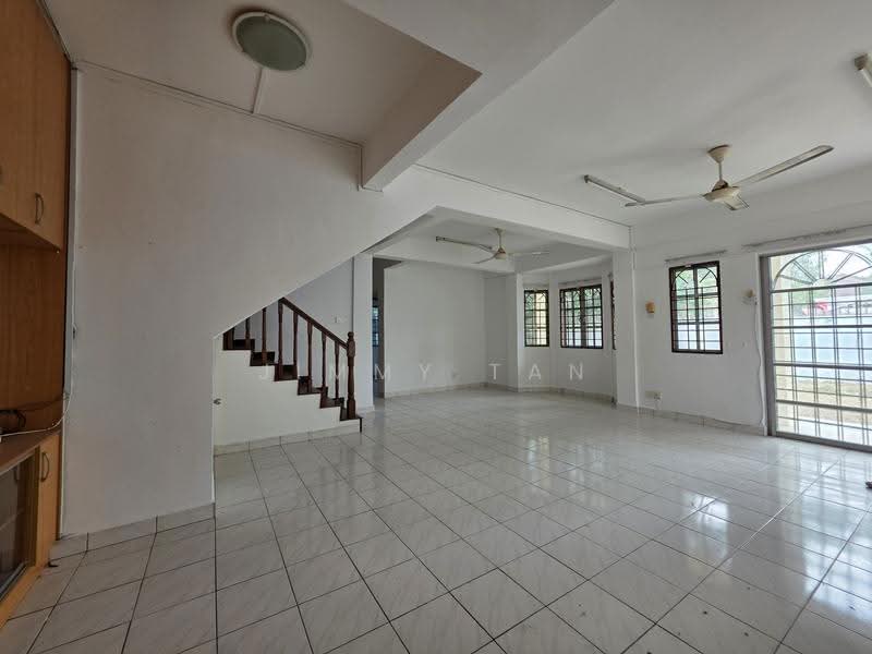 2-storey Terraced House for Sale in Seksyen 8 (Kota Damansara) - Jimmy Tan - Living Room - PropertyGuru.com.my