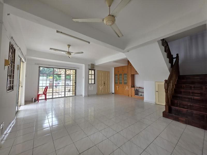 2-storey Terraced House for Sale in Seksyen 8 (Kota Damansara) - Jimmy Tan - Living Room - PropertyGuru.com.my
