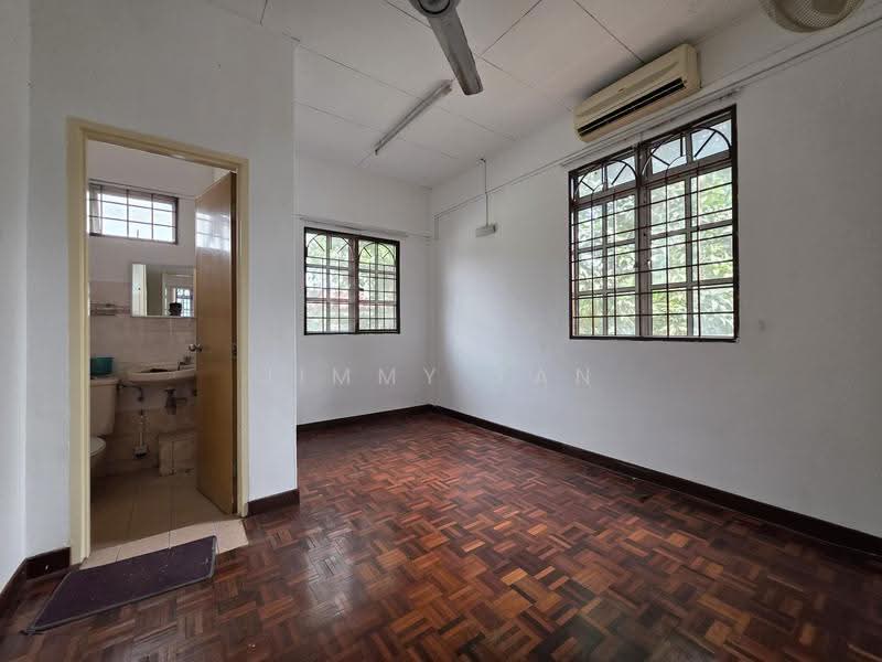 2-storey Terraced House for Sale in Seksyen 8 (Kota Damansara) - Jimmy Tan - Bathroom - PropertyGuru.com.my