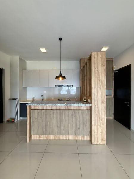 Condominium for Rent at Kings Bay @ Country Garden Danga Bay - JE ONG - Kitchen - PropertyGuru.com.my