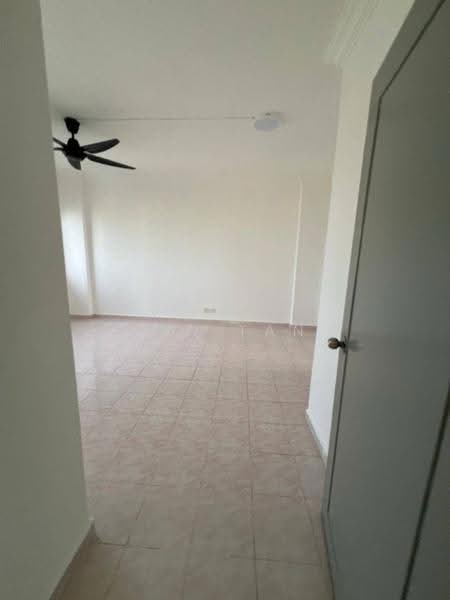Pangsapuri untuk Dijual di Seri Mutiara Apartment - Win Tan - Living Room - PropertyGuru.com.my