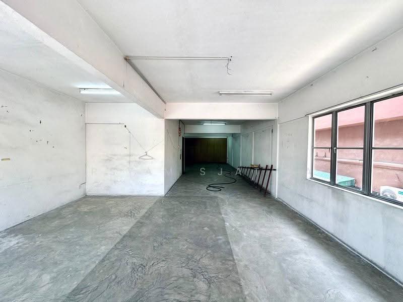 Kedai / Pejabat untuk Disewa di Semenyih (Selangor) - Irsyam Sjatria - Interior - PropertyGuru.com.my